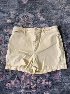 Loft Women’s Yellow High-Rise Denim Shorts 3” Inseam Like New! Size 10/30
